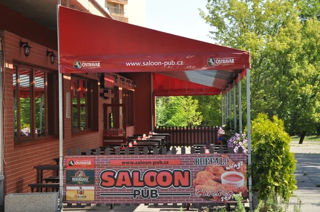 SALOON PUB - předzahrádka 4