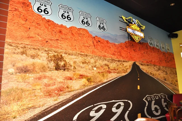SALOON PUB - road
